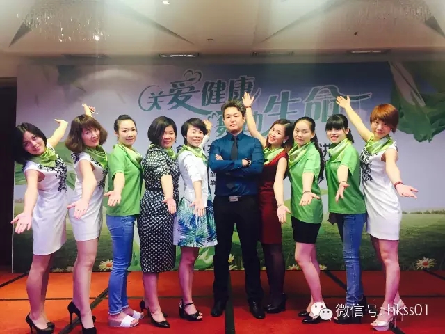 李橋博士與團隊合影