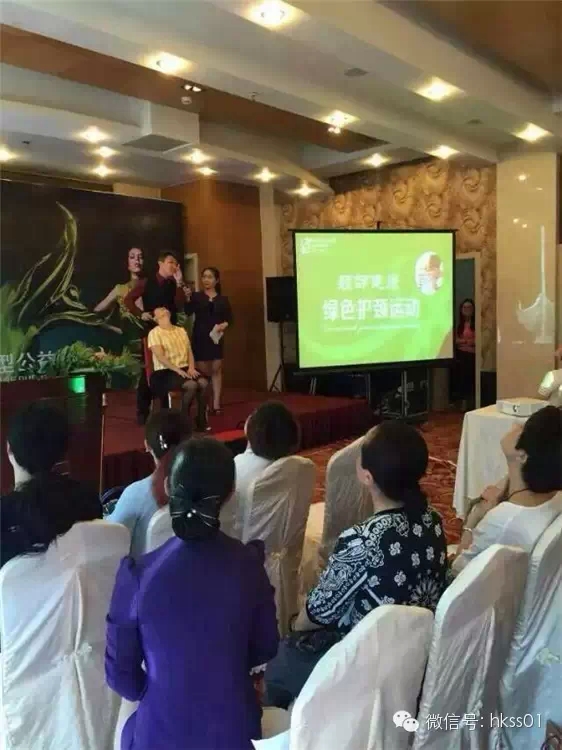 李橋博士，現(xiàn)場為我們的嘉賓們診斷問題