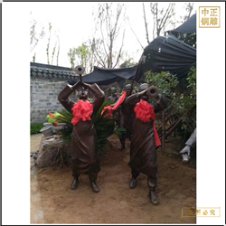 吹喇叭人物銅雕塑 吹喇叭人物銅雕塑