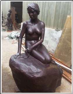 西方美人魚雕塑